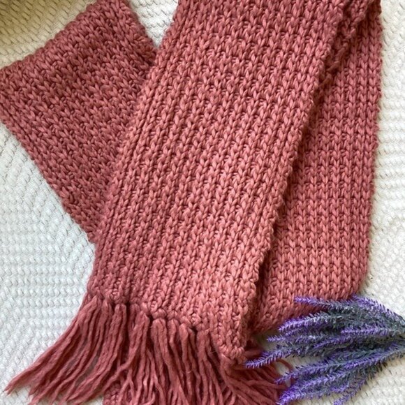Extra Long Dusty Pink Winter Scarf With Tassels - Picture 3 of 7